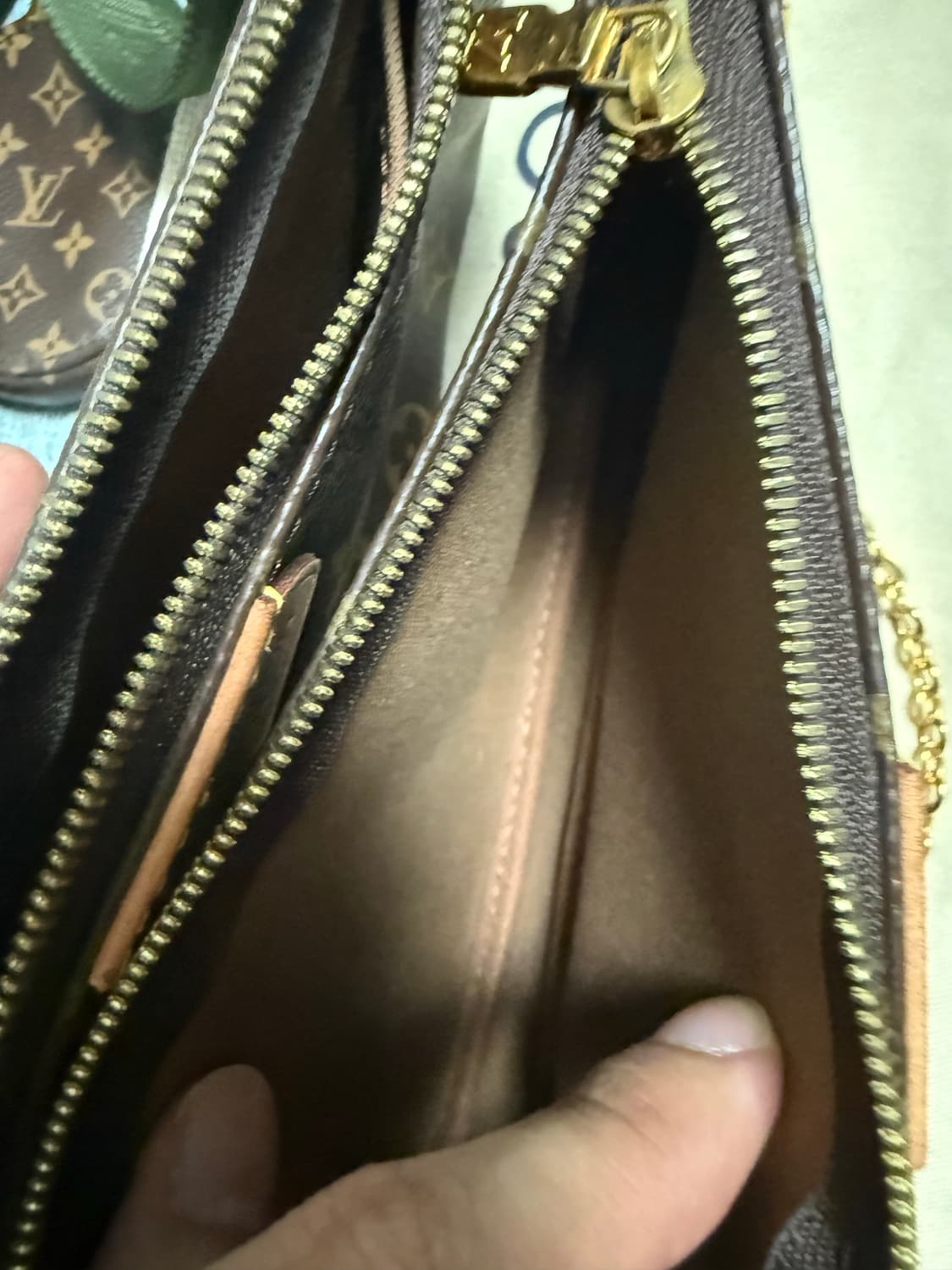 루이비통 멀티 포쉐트 악세수아 모노그램 숄더백 카키 풀구성 상태굳 상품이미지6