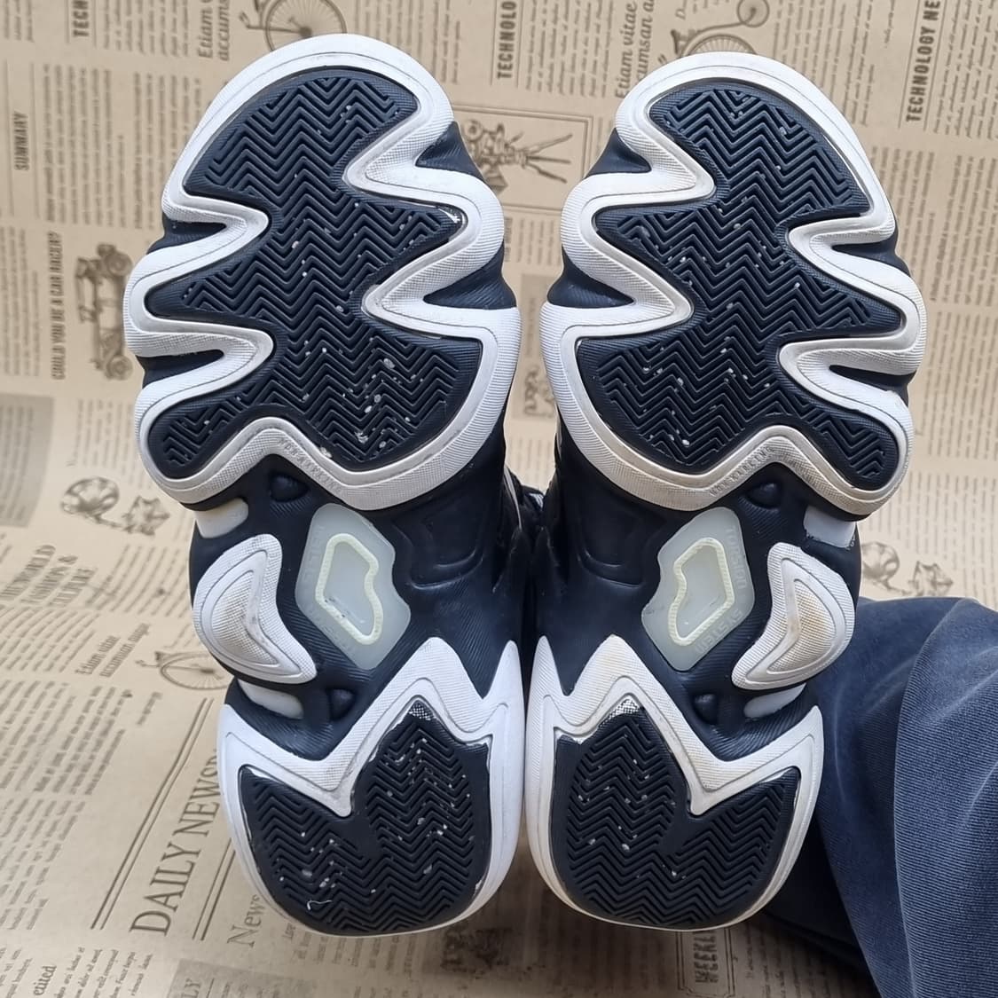 아디다스 크레이지8 미드225 상품이미지3