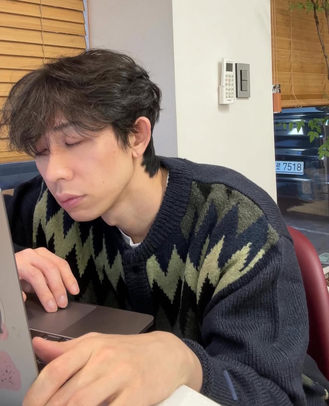 [XL] 디스이즈네버댓 Chevron Knit Cardigan Navy 상품이미지1