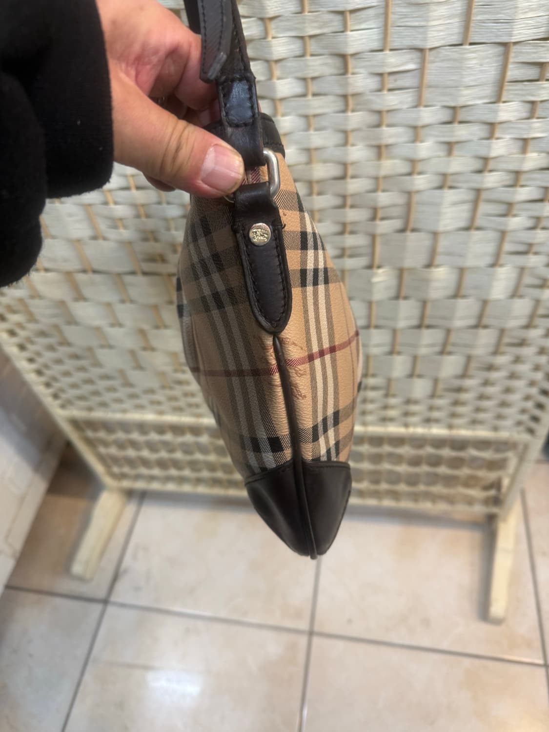 정품 버버리 노바체크 크로스백 팝니다 상품이미지4