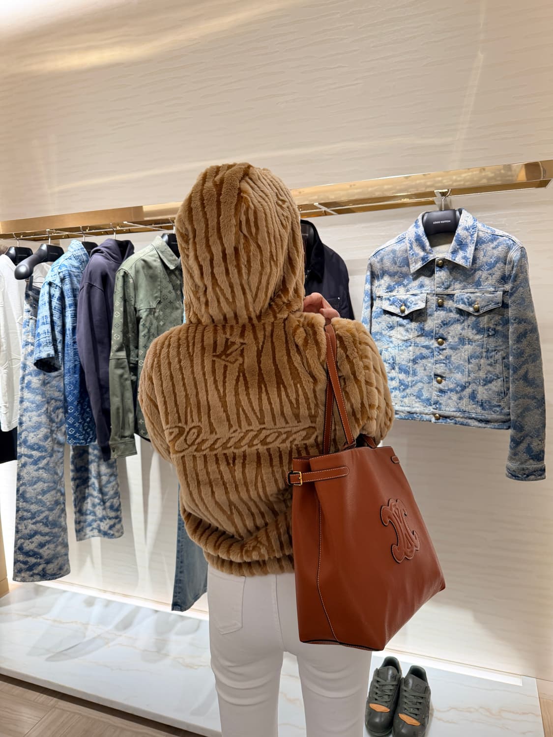 루이비통 퍼 후드집업 자켓 퍼자켓 남녀공용 상품이미지4