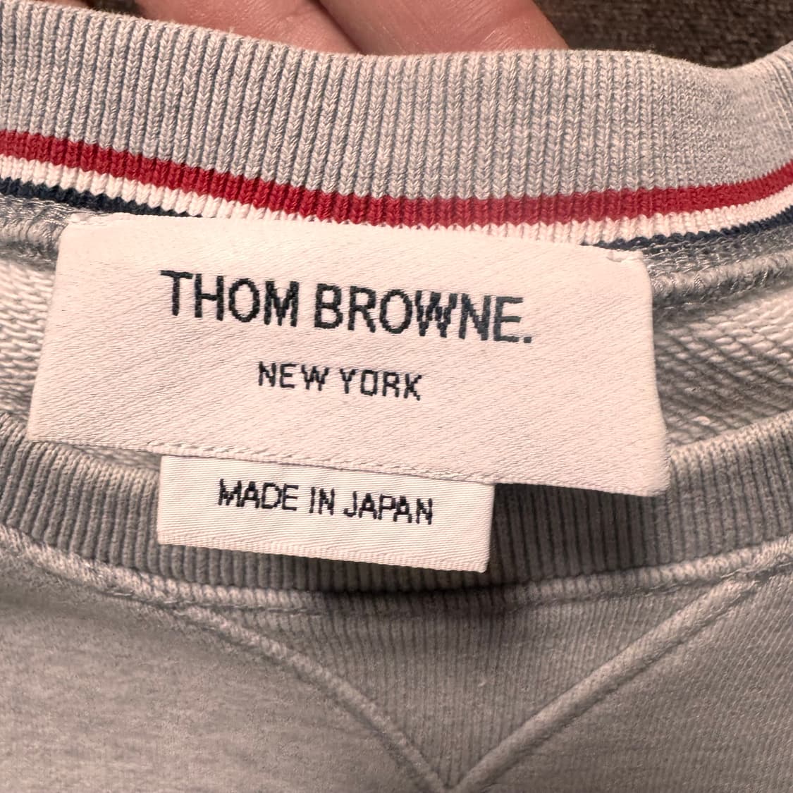 톰브라운 맨투맨 그레이 상품이미지2