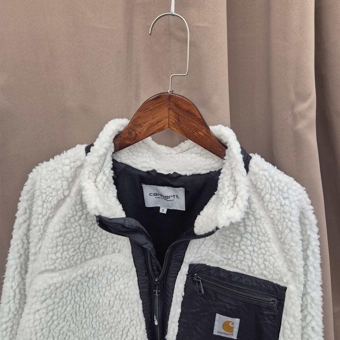 칼하트 화이트 뽀글이 플리스 자켓 S 상품이미지2