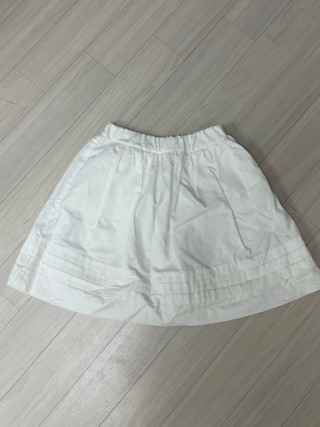 로라로라 핀턱 플레어 스커트 화이트 상품이미지1