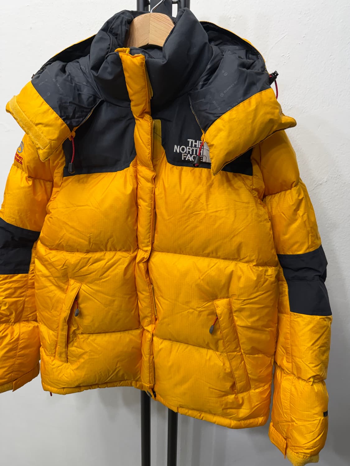 정품) 노스페이스 여성 써밋 옐로우 700필 패딩 90 상품이미지3