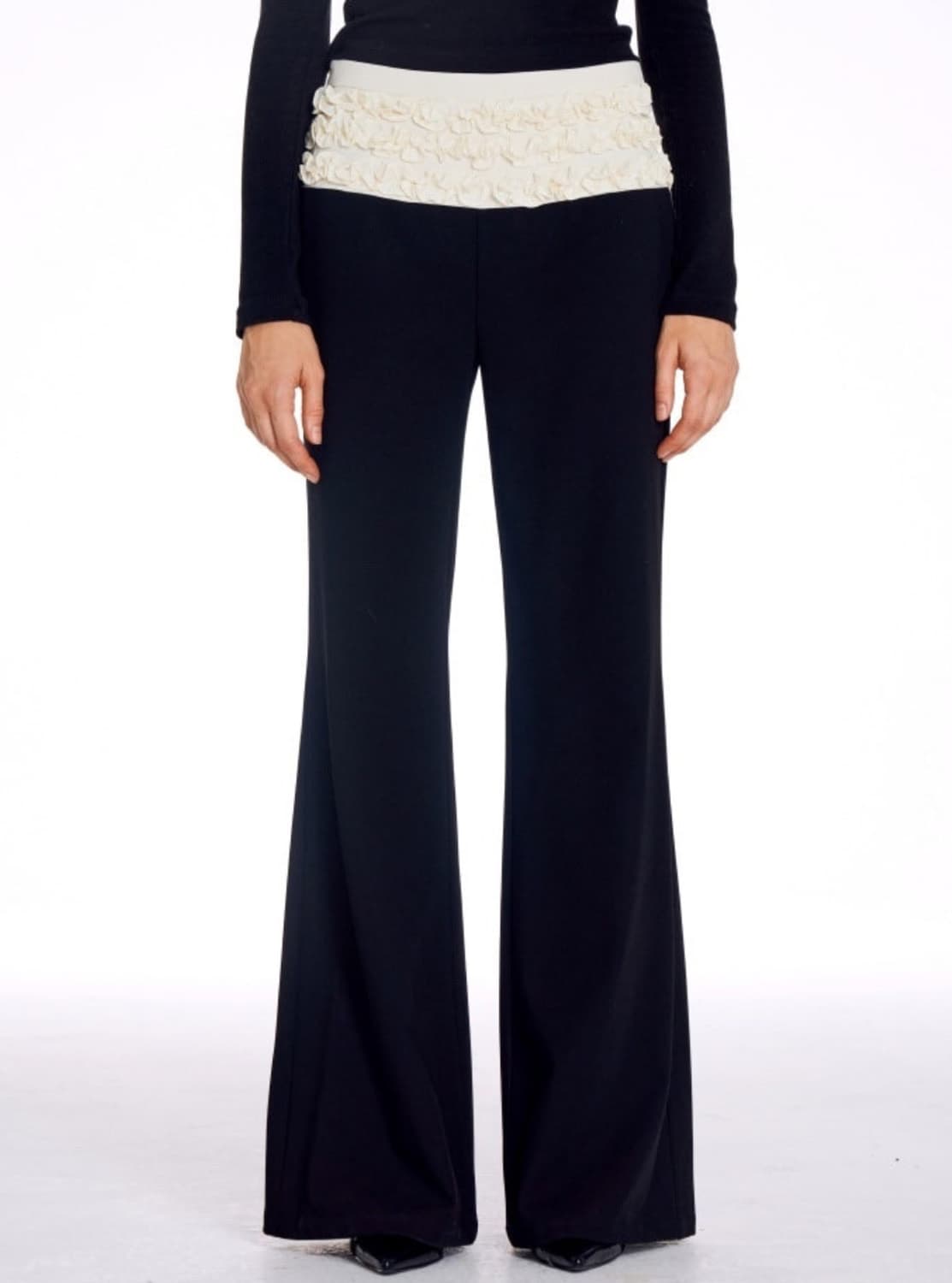 [RUNWAY TICKET] Lace Flower Icing Casual 상품이미지1