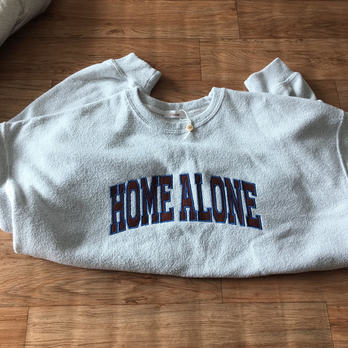 리본빛 홈얼론 맨투맨(상태좋음) 상품이미지1