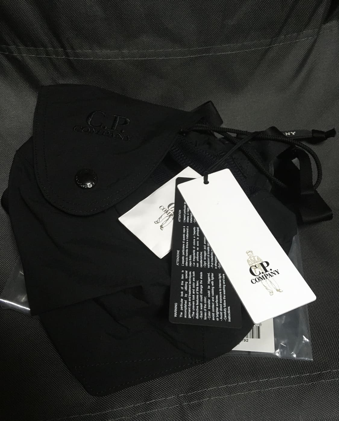 CP컴퍼니 숄더백 블랙 판매합니다  상품이미지9