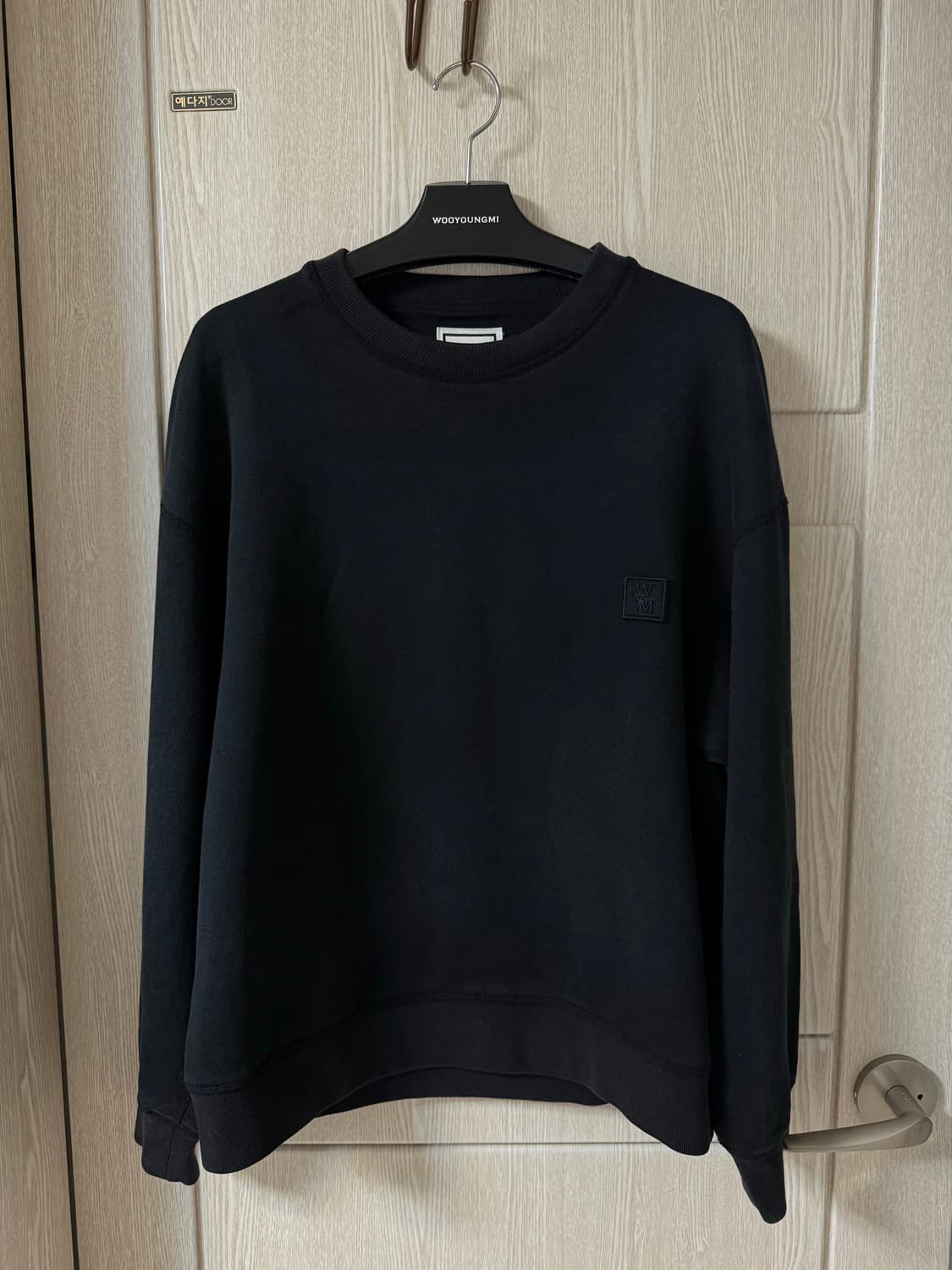 우영미 플라워 맨투맨 블랙 46. 상품이미지1