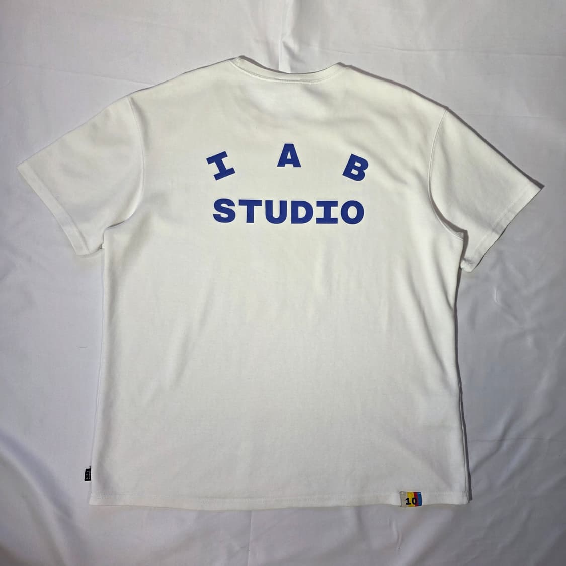 [XL]아이앱 스튜디오 10주년 화이트 티셔츠 상품이미지6
