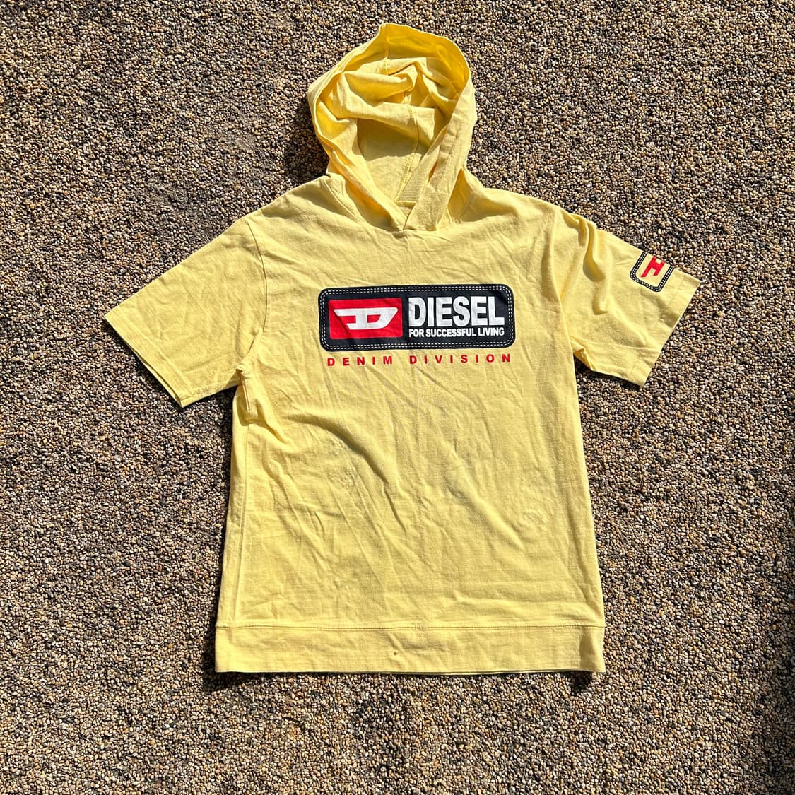 디젤(DIESEL)옐로우 후드 반팔티 상품이미지1