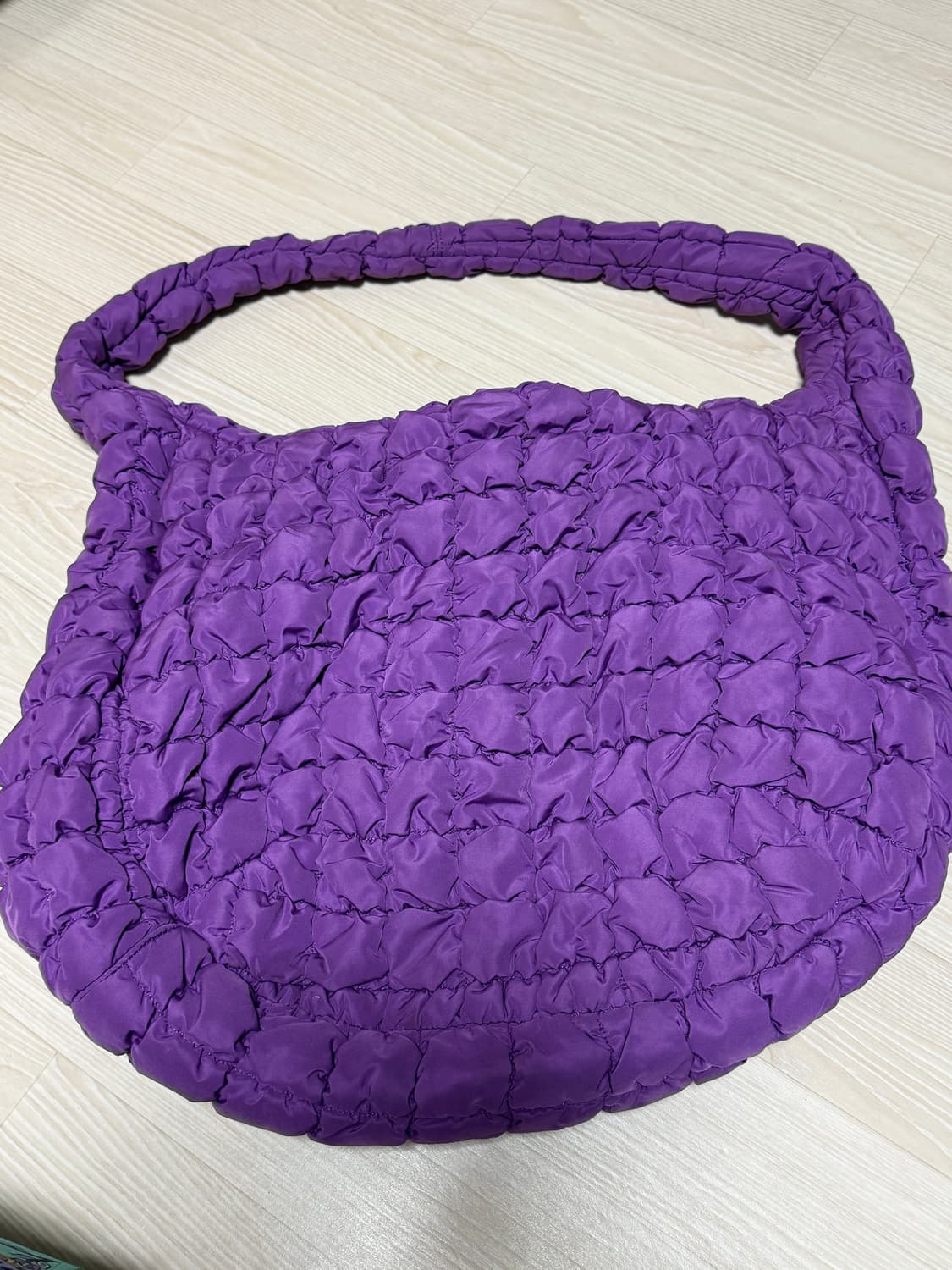 COS 오버사이즈 퀼티드 구름백 보라 상품이미지1