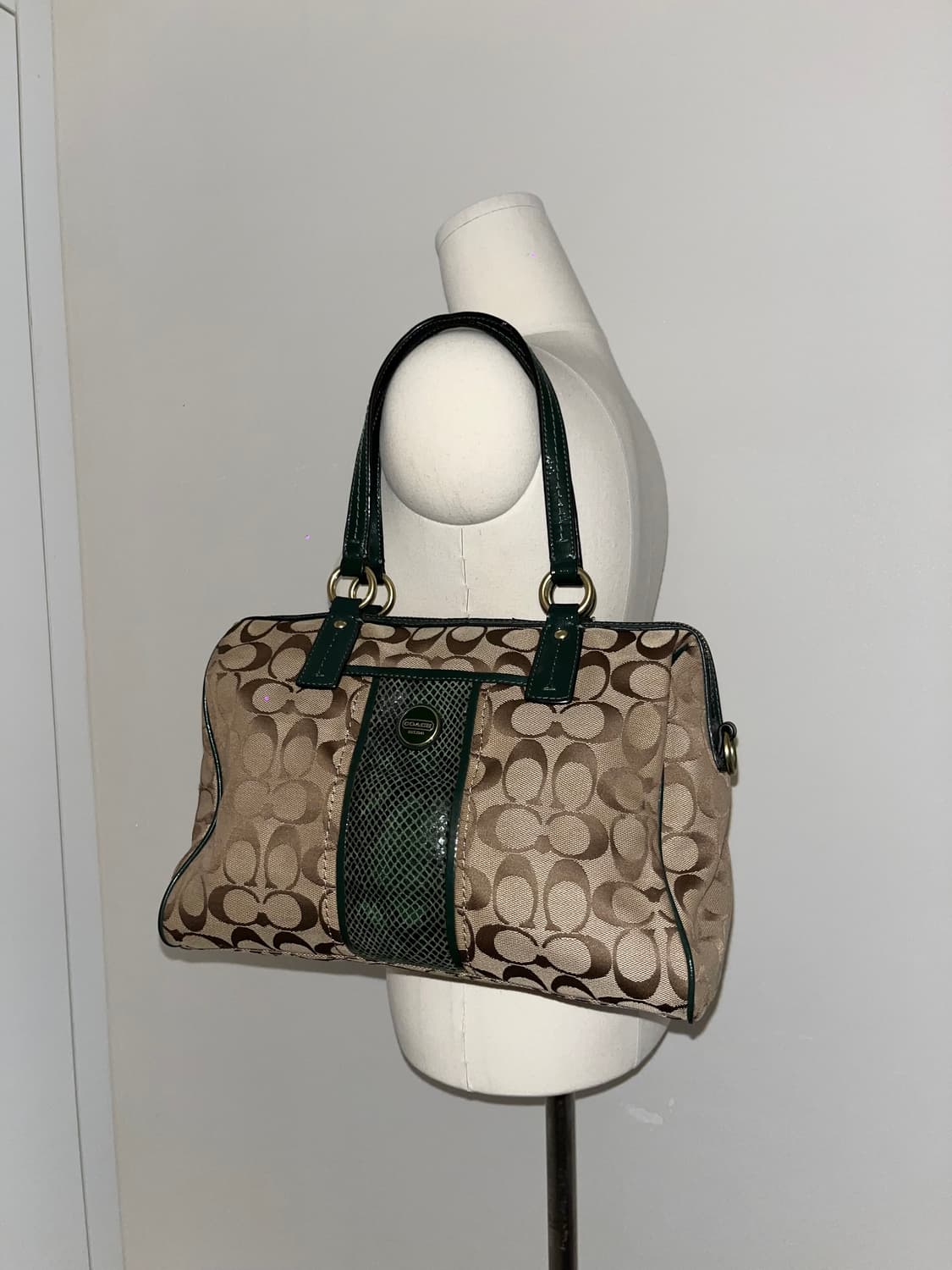 🎉SALE🎉 COACH Green shoulder bag 상품이미지2