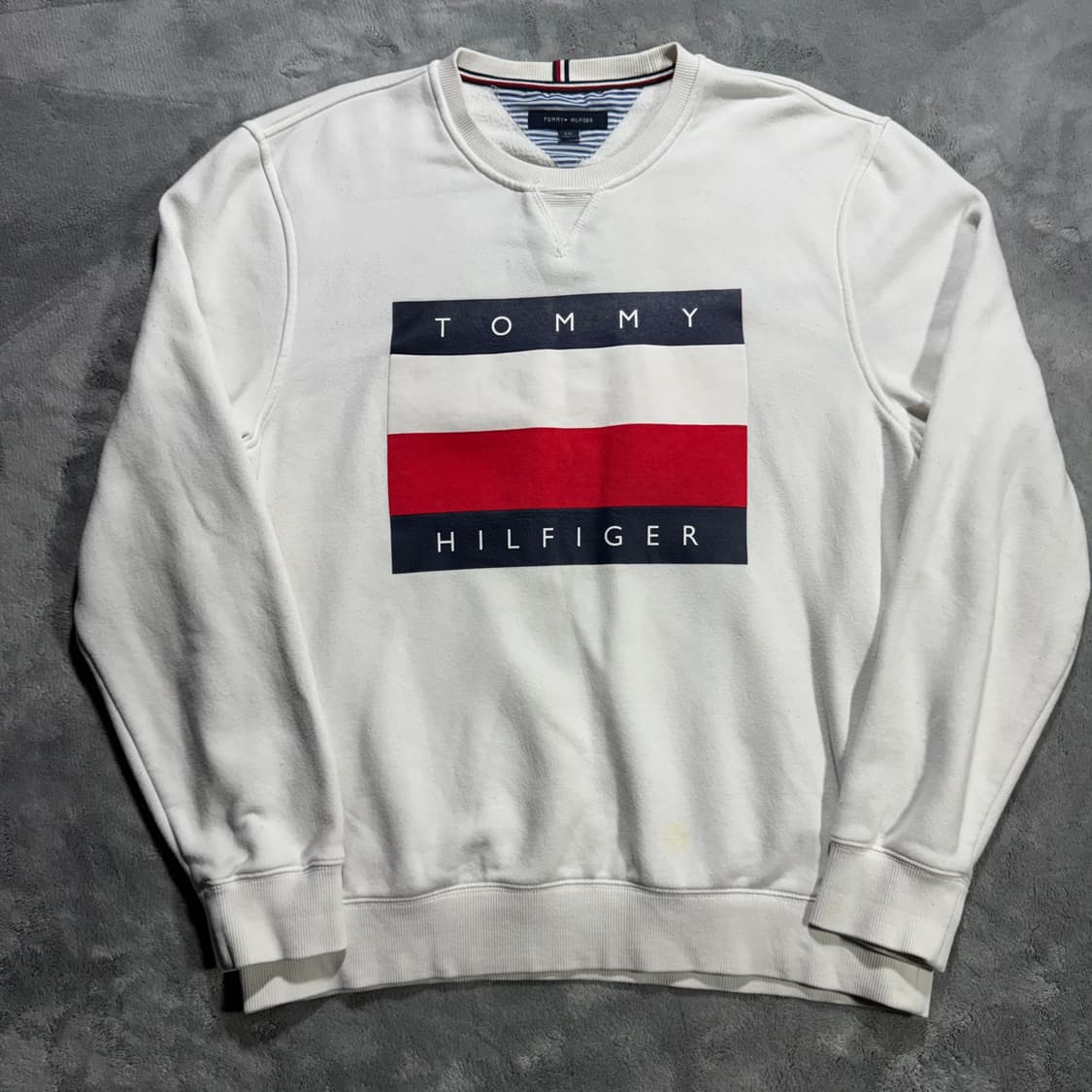 타미힐피거 빅로고 화이트 맨투맨 상품이미지1