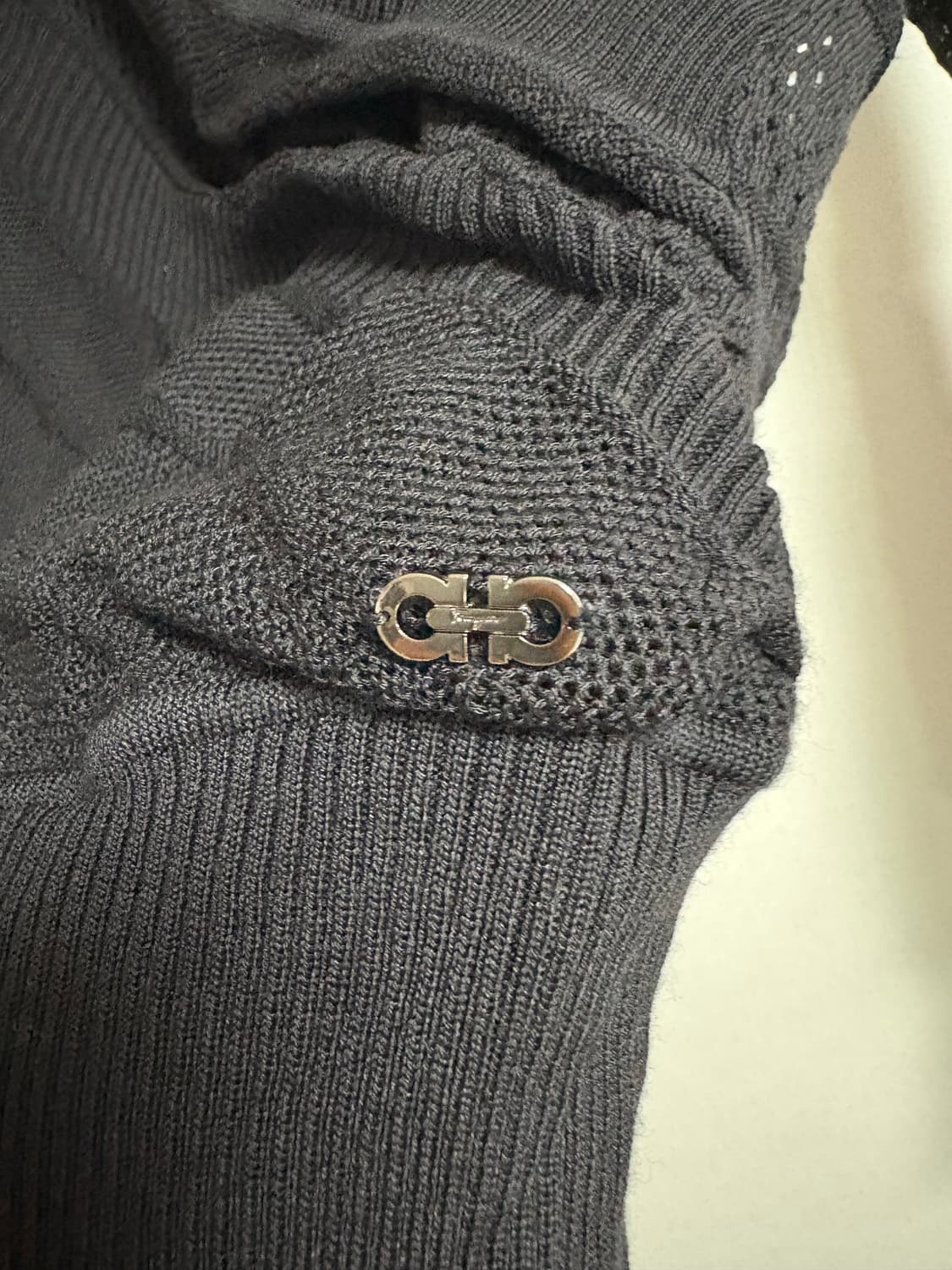 살바토레 페레가모 랩 니트 정품.  상품이미지3