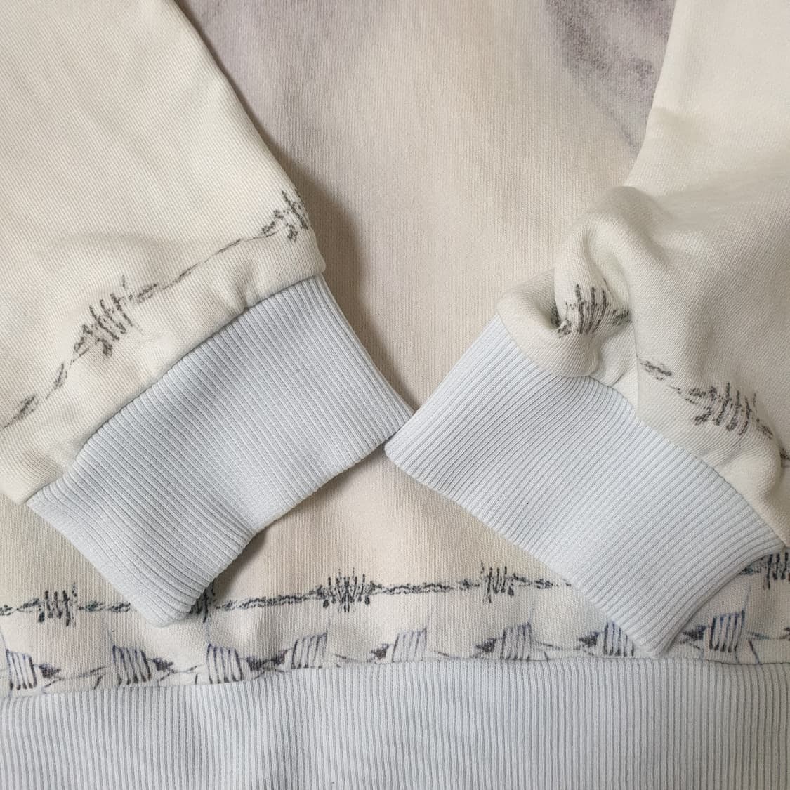 지방시 지져스 맨투맨 상품이미지4