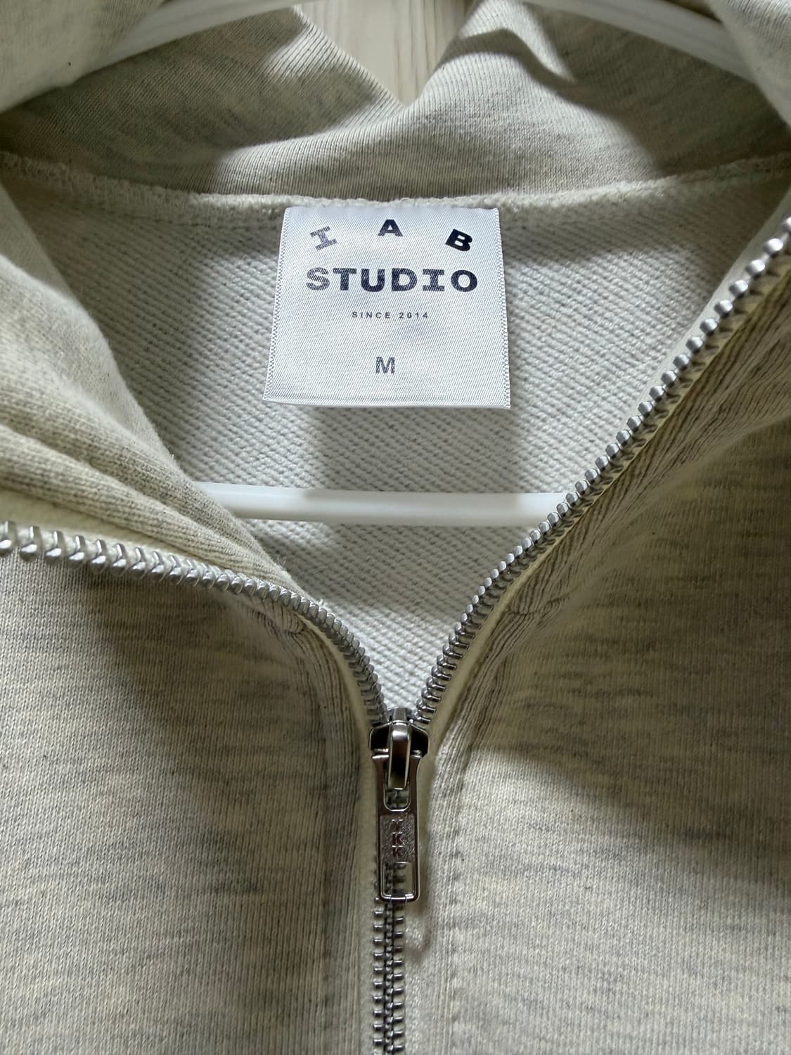 아이앱스튜디오 반집업 쭈리맨투맨 미착용 상품이미지2