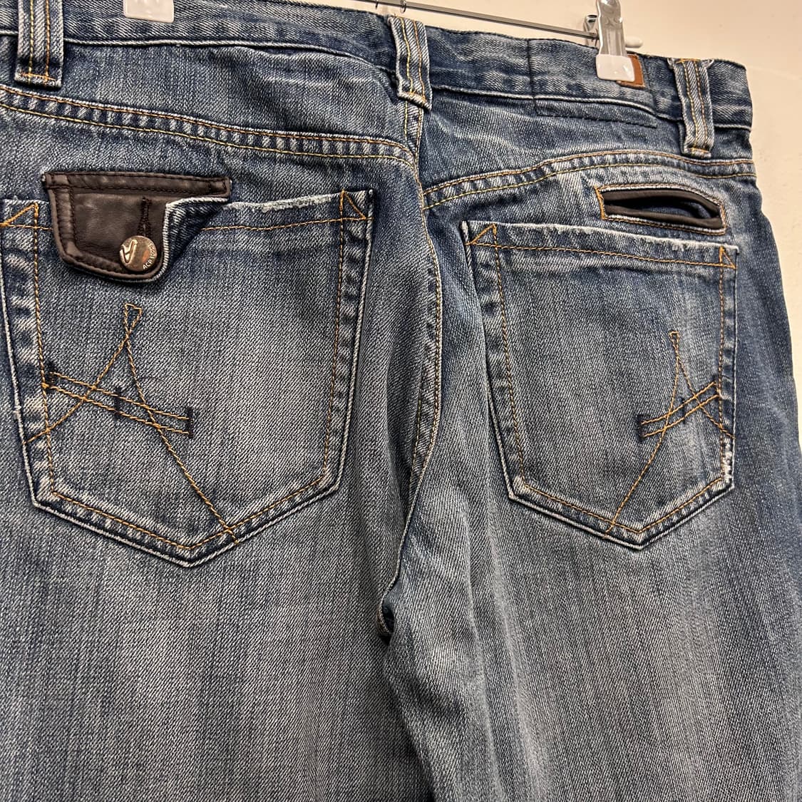 ACP 10003 레더포인트 커브드라인 데님팬츠 상품이미지4