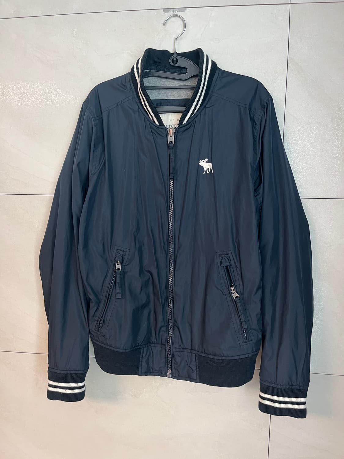 아베크롬비 화이트 순록 네이비 자켓 [S] 상품이미지2