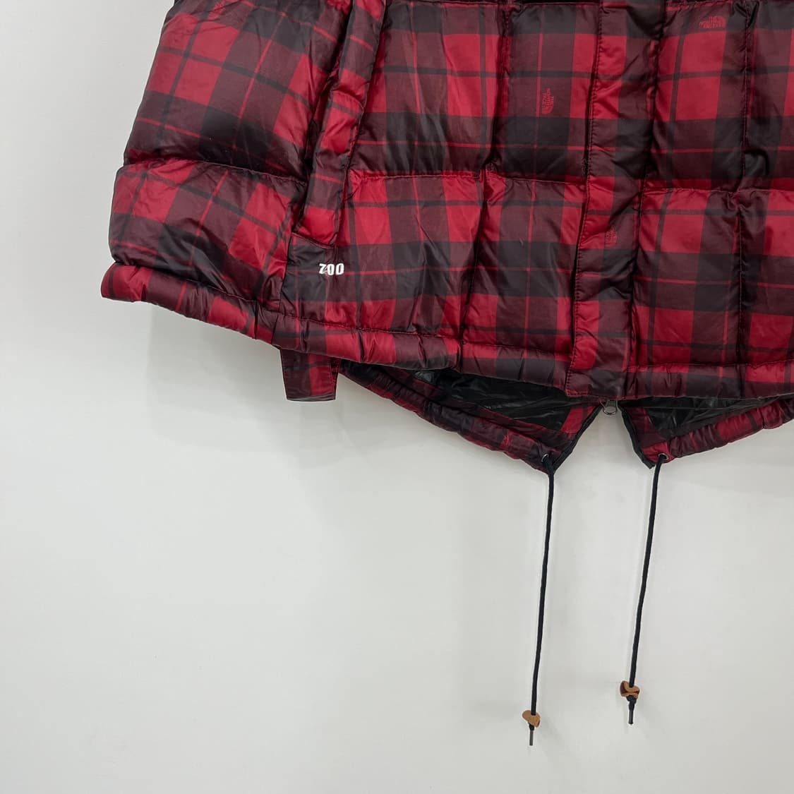 노스페이스 눕시 700 구스다운 판초 체크 케이프 패딩 상품이미지4