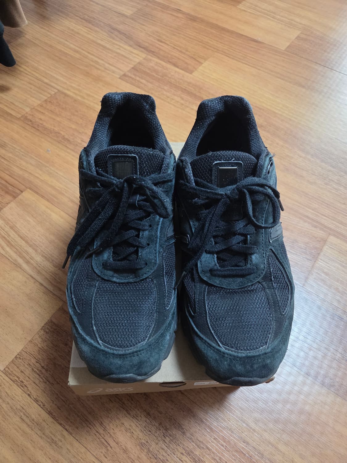 뉴발란스 990v4 트리플블랙 280 상품이미지2