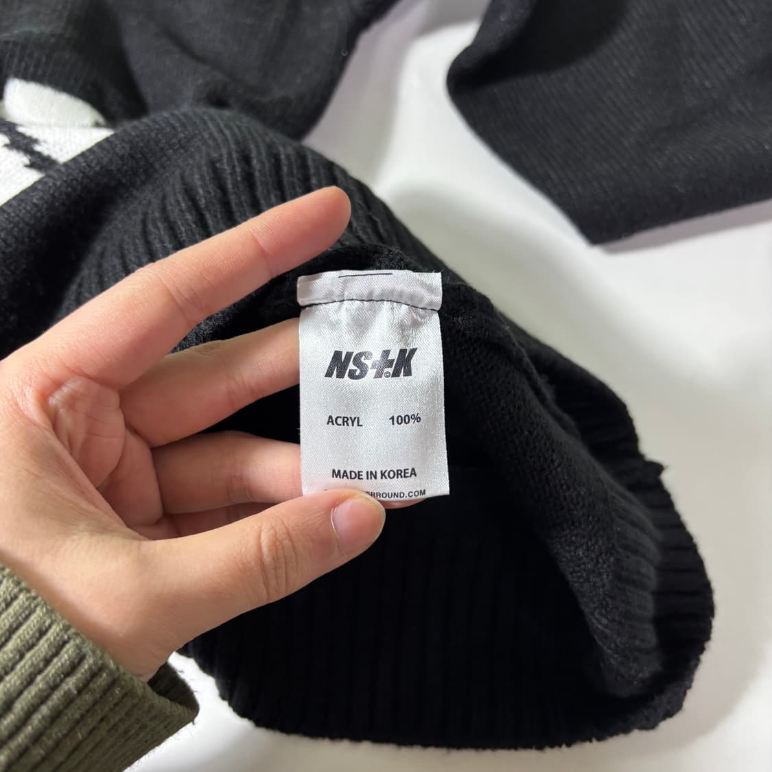 FREE 네스티킥 블랙 빅로고 오버핏 니트 상품이미지5