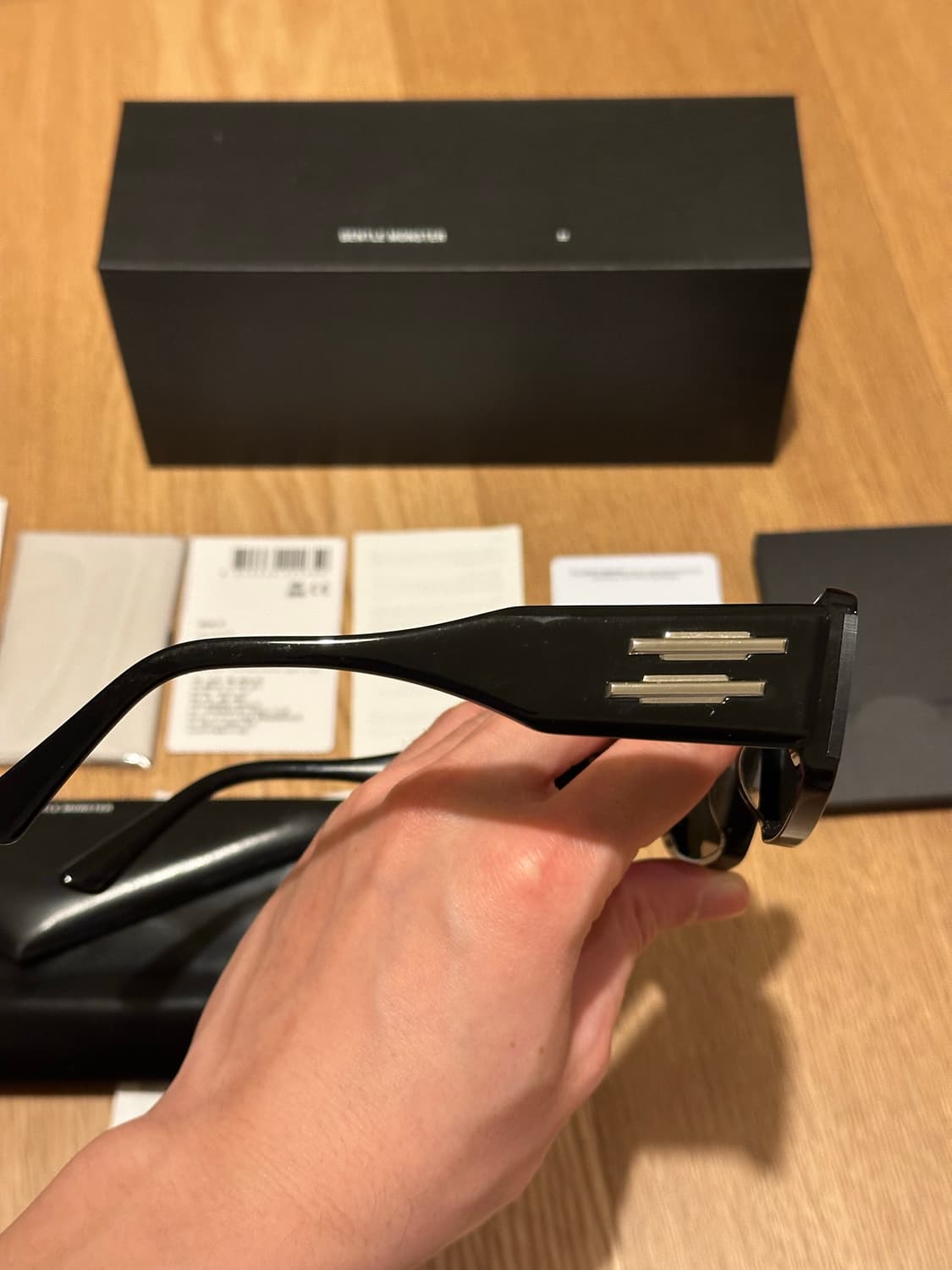 젠틀몬스터 데우스 01 블랙 풀박스 상품이미지5