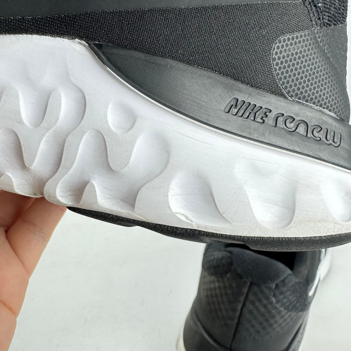 265)나이키 리뉴 런2 검흰 러닝화 상품이미지6