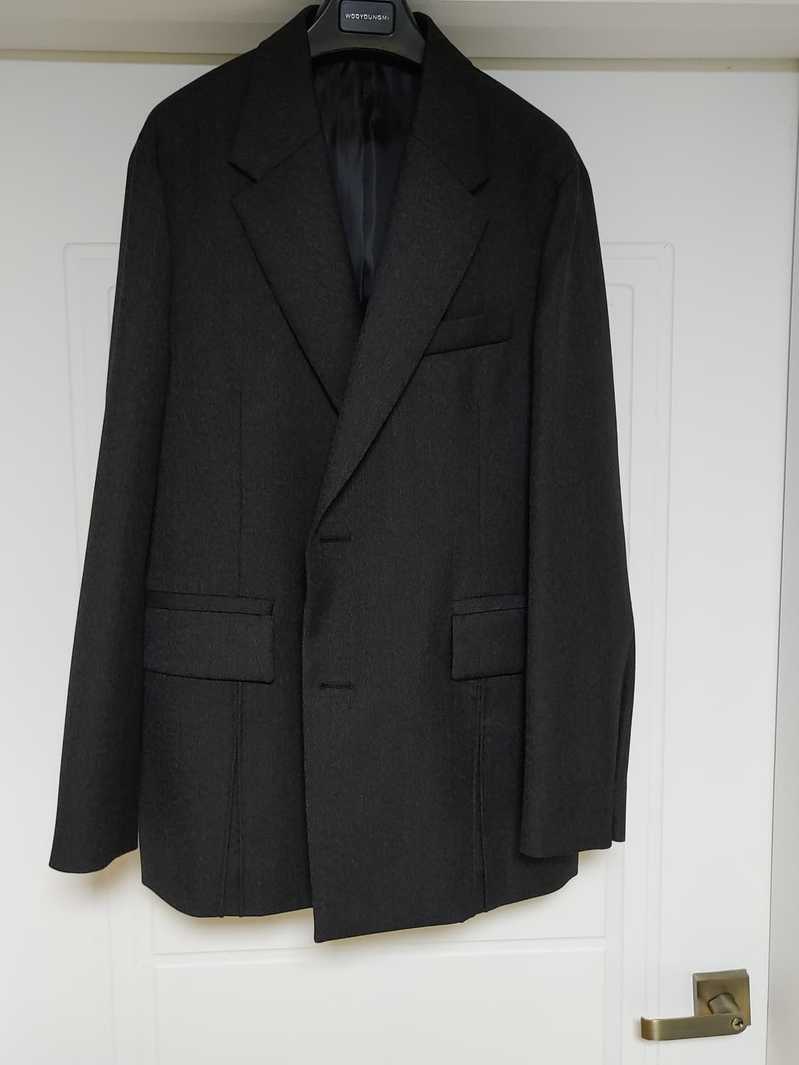 우영미 22ss 블랙 울 파이핑 셋업 자켓 팝니다 상품이미지2