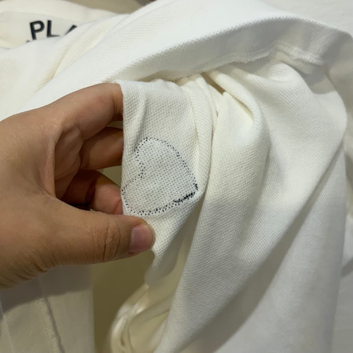 꼼데가르송 플레이 블랙와펜 화이트 폴로 카라티셔츠 상품이미지4