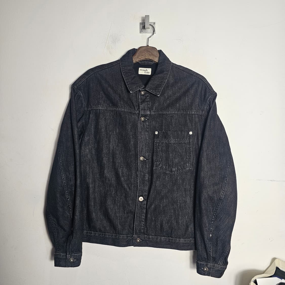 2 러프사이드 드레이프 흑청 데님자켓 상품이미지1