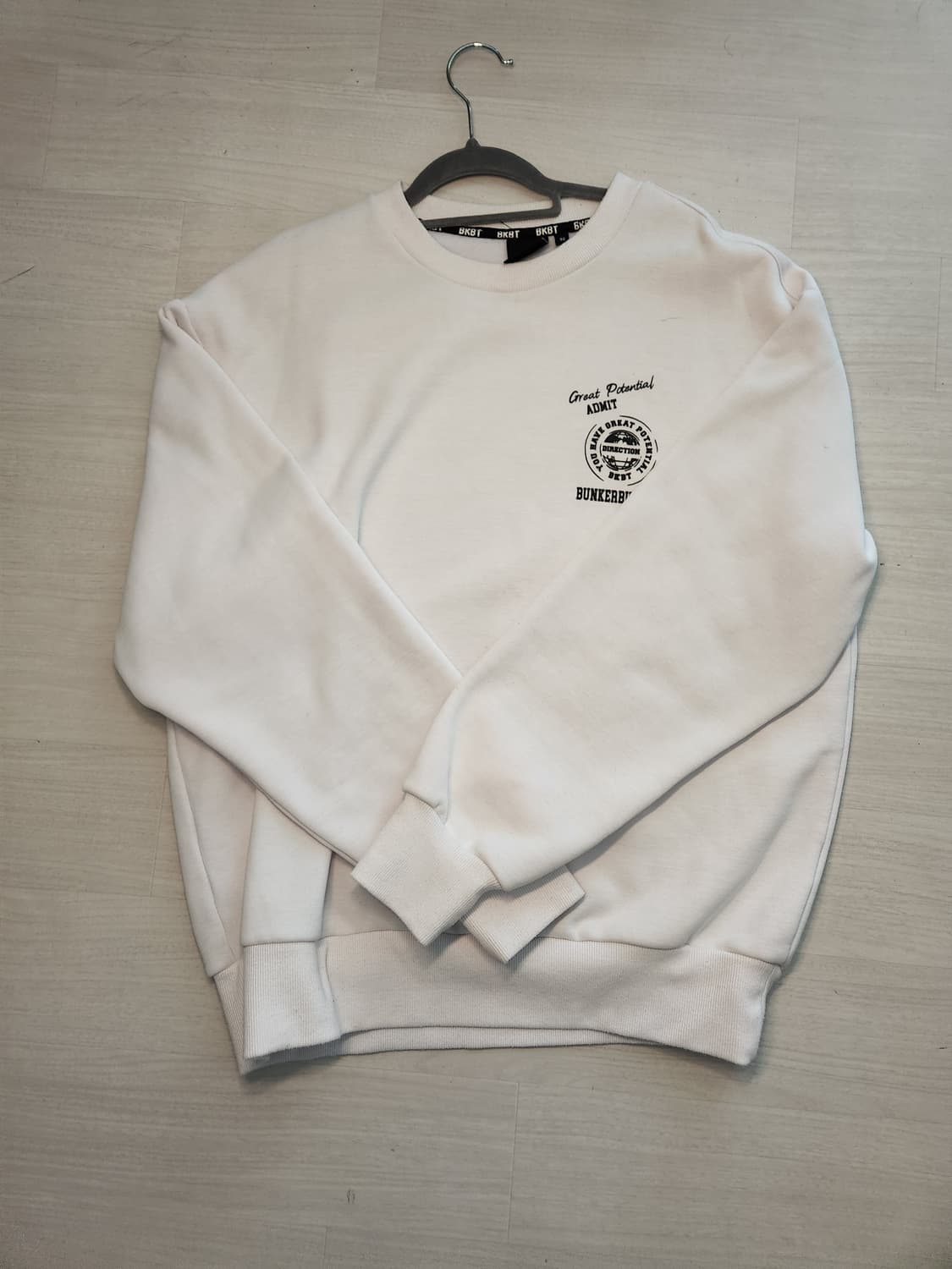 BKBT 벙커버스터 화이트 맨투맨 상품이미지1