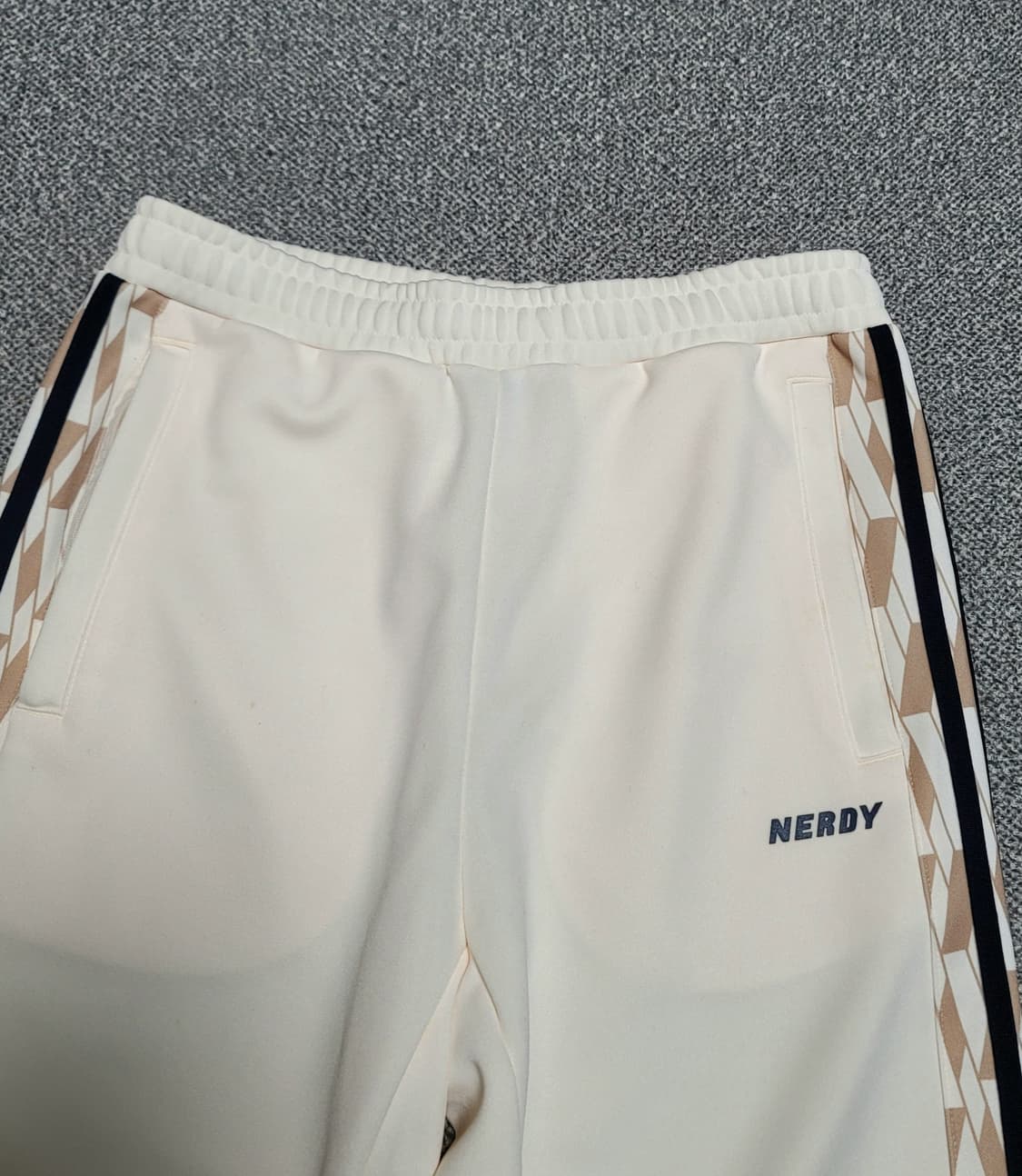널디 Symbol 패턴 트랙 팬츠 크림 M 상품이미지3