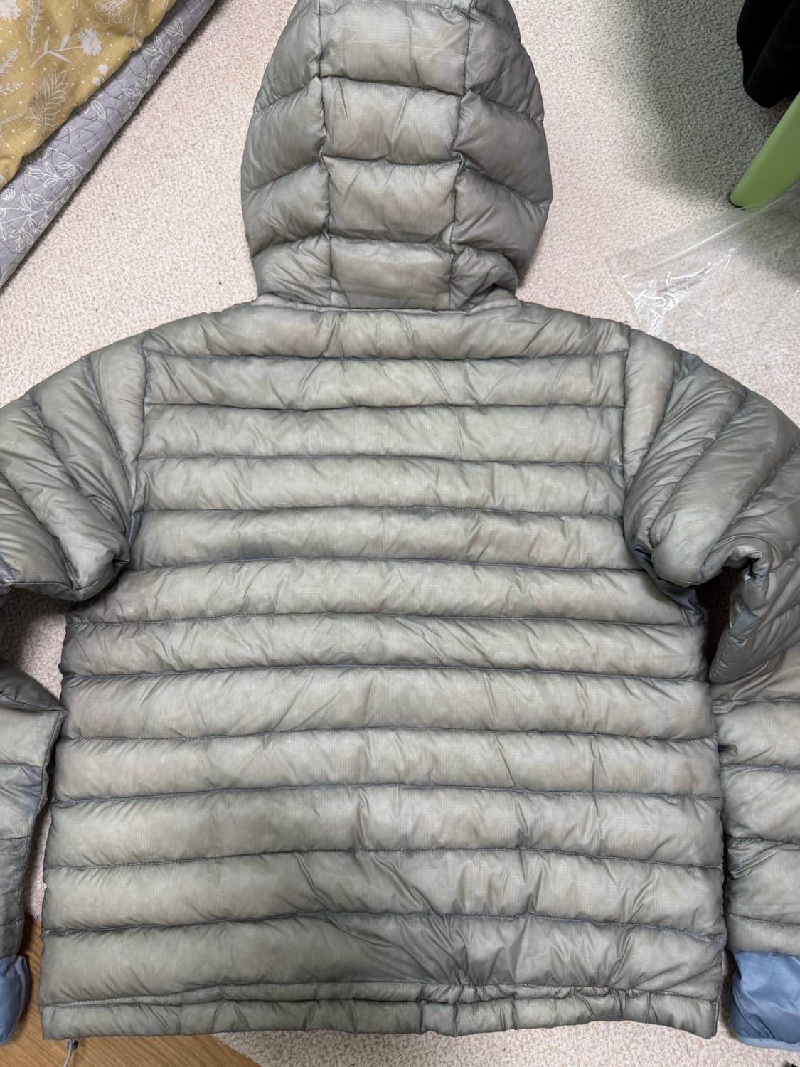 산산기어 25fw 서픽스 푸퍼 2사이즈 급처 상품이미지5