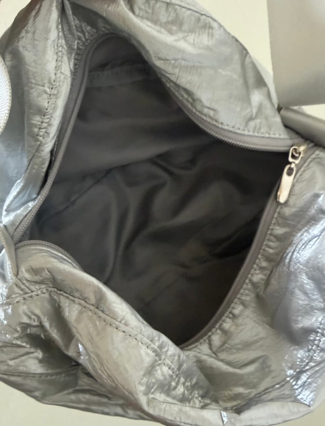 콜로신스 글로시 펌킨백 실버 상품이미지3