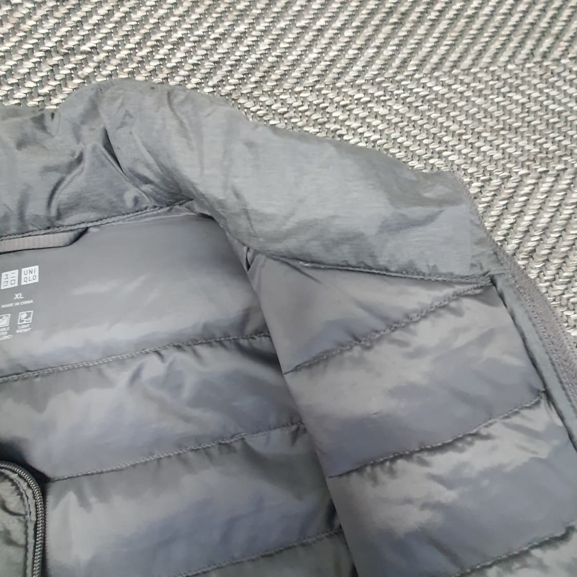 유니클로 오리털 경량패딩 베스트 남자105 상품이미지6