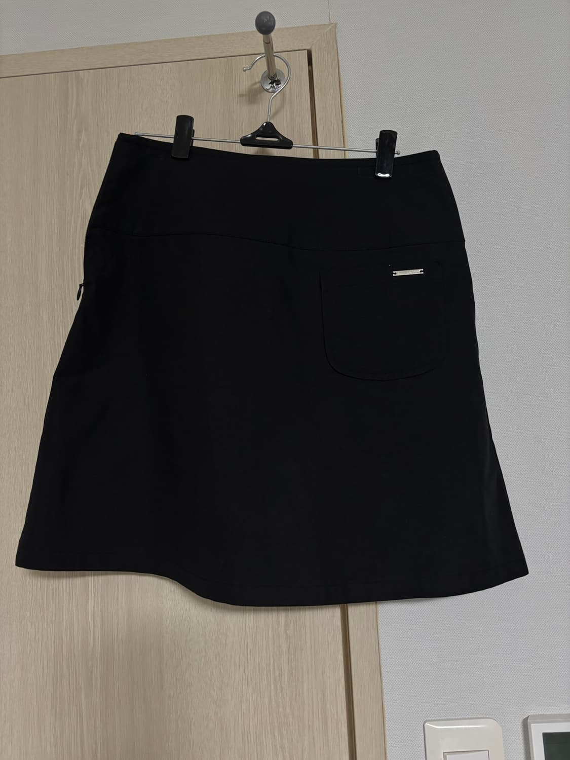 미세키서울 미디 랩 스커트 블랙 상품이미지3