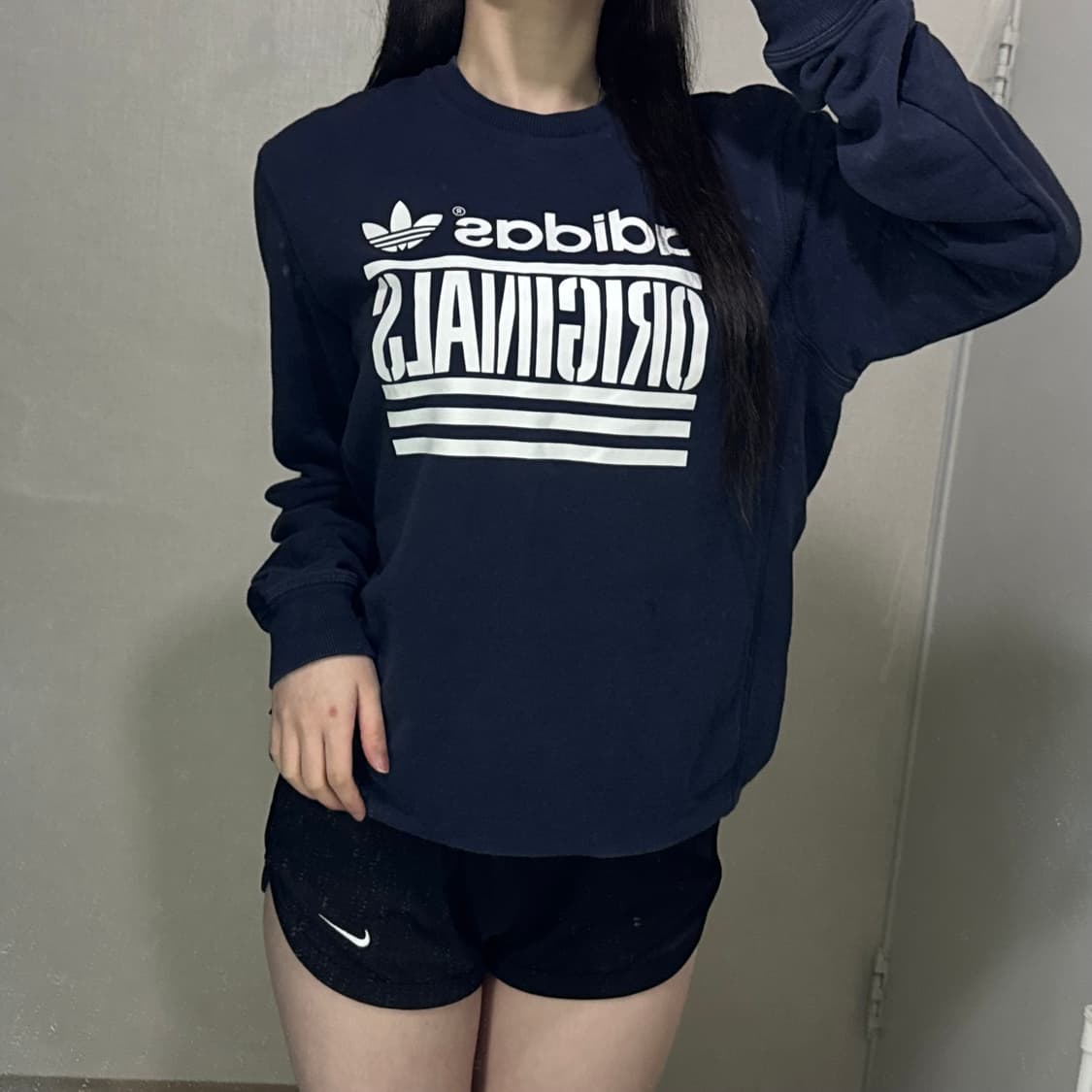 아디다스 올드스쿨 영어로고 맨투맨 🤍 상품이미지3