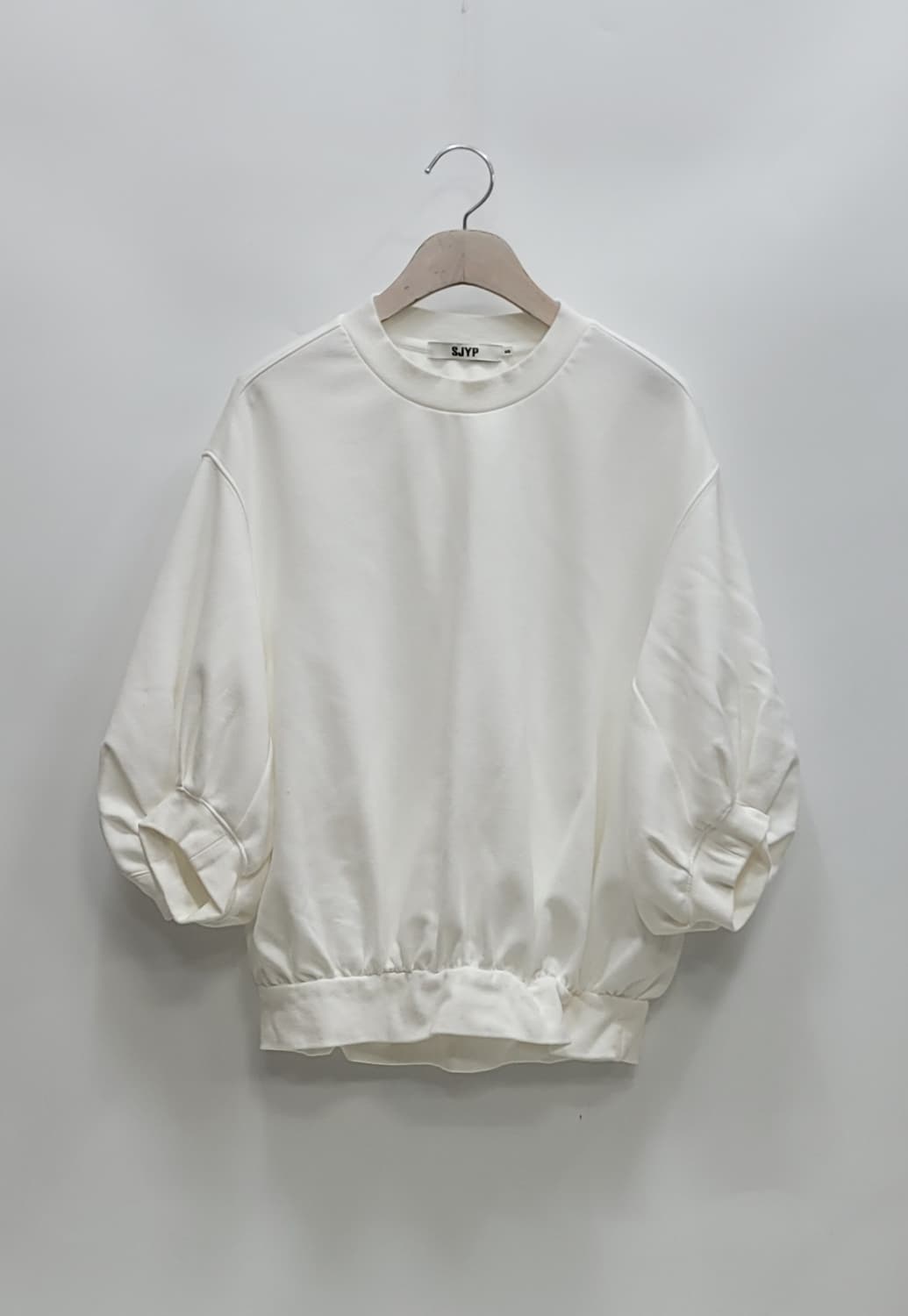 SJYP 22SS 한섬 SJYP 퍼프 슬리브 스웻셔츠 / 여 S 화이트
 상품이미지1