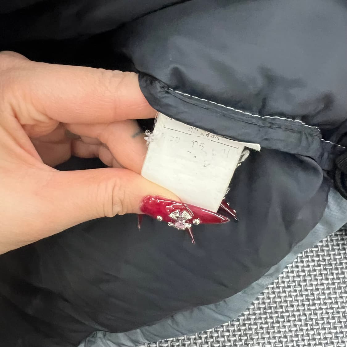 노스페이스 그레이 눕시 700 패딩 상품이미지5