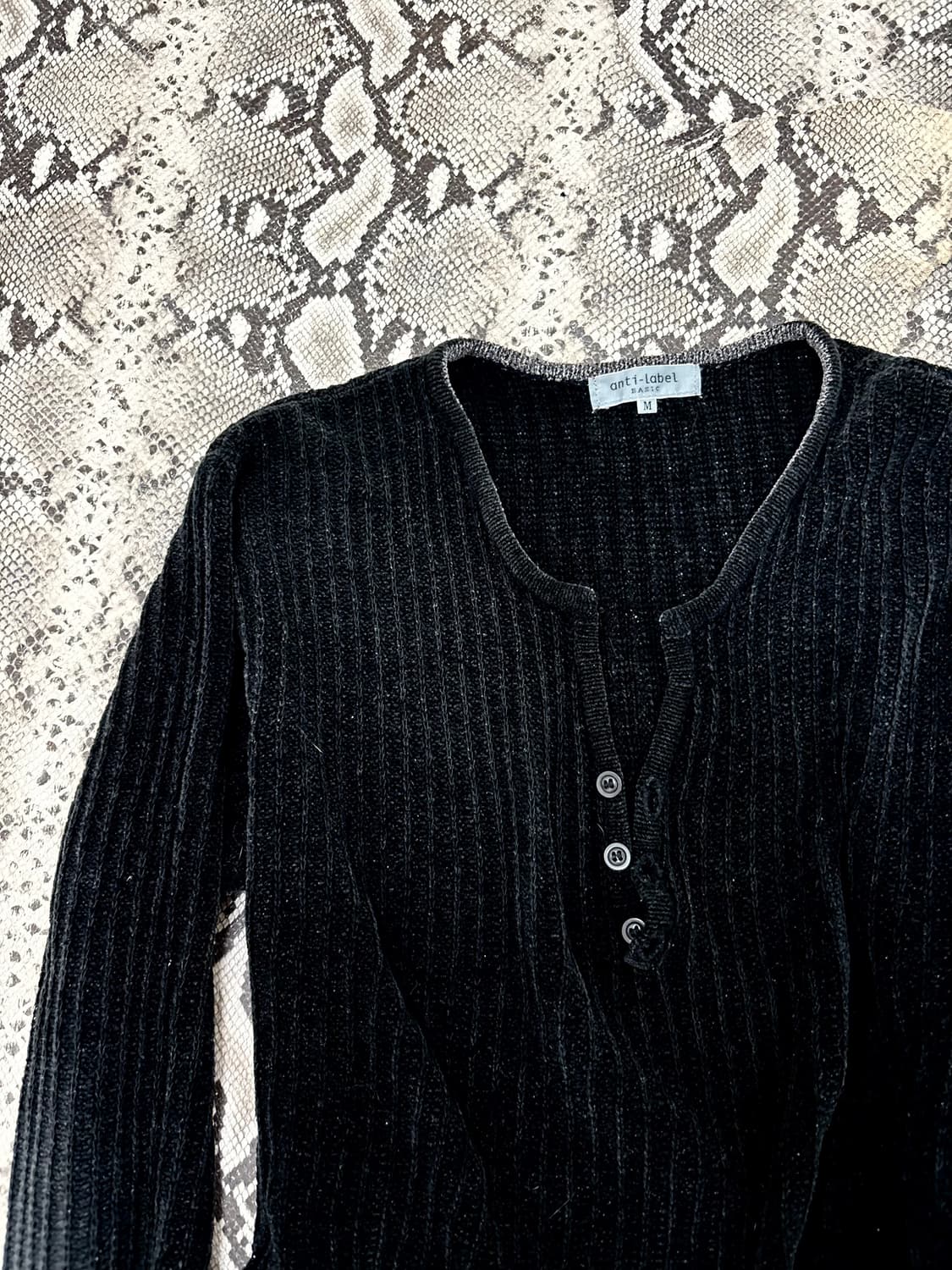 “Vintage” Minimal Mood Black Knit Sleeve 상품이미지5