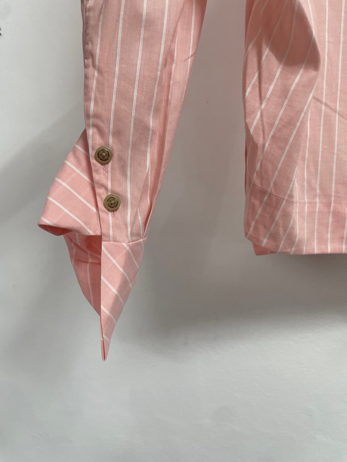 비비안웨스트우드 언발란스 셔츠 슬리브 (on.182)    상품이미지4