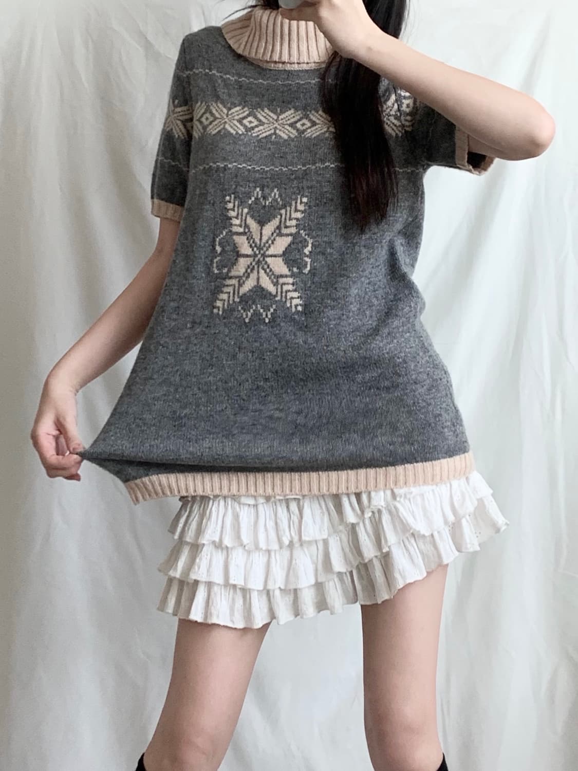 그레이x베이지 눈꽃 노르딕 목폴라 울 니트 상품이미지1