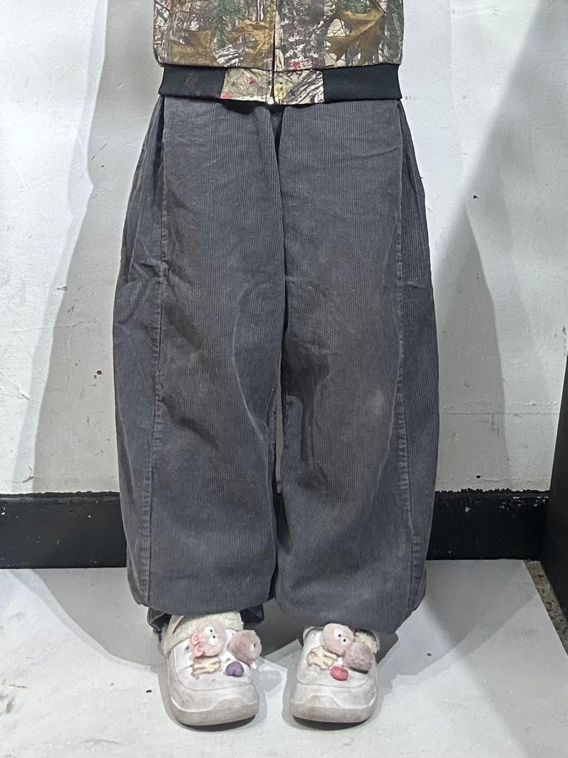 OOTJ 차콜 코듀로이 와이드 골덴 벌룬 팬츠  상품이미지2