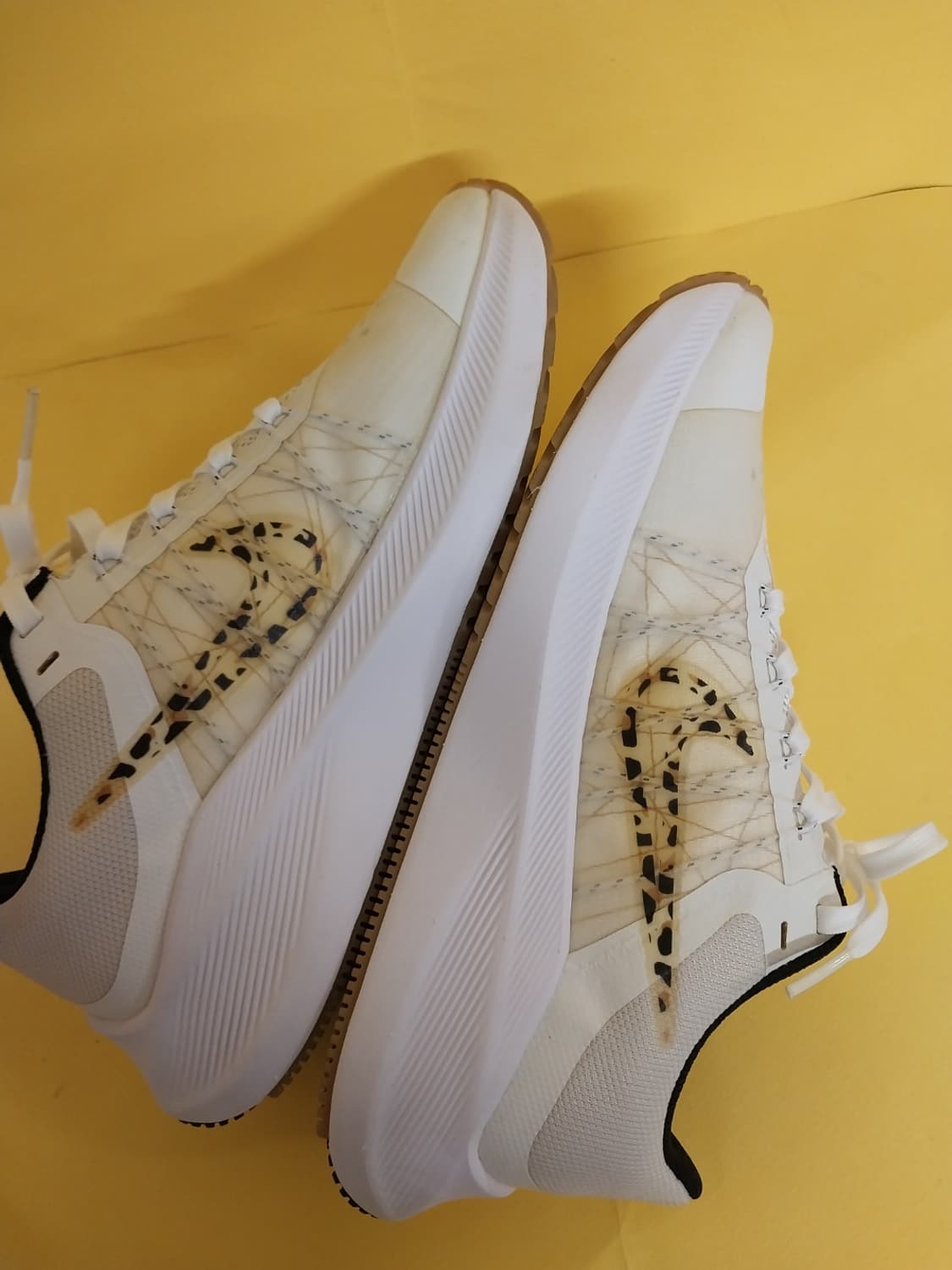 여성 나이키 윈플로8 프리미엄 화이트 레오파드 런닝화, 운동화 (235) 상품이미지7