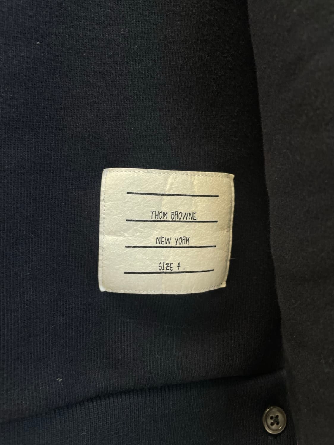 톰브라운 백삼선 맨투맨 네이비 [4] 상품이미지3