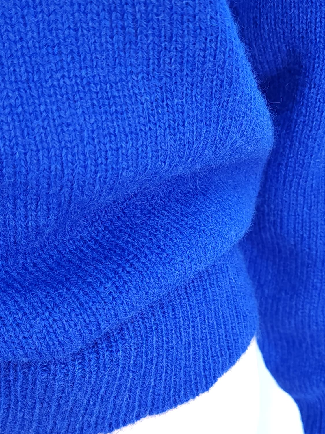 뉴울100 블루 니트 상품이미지1