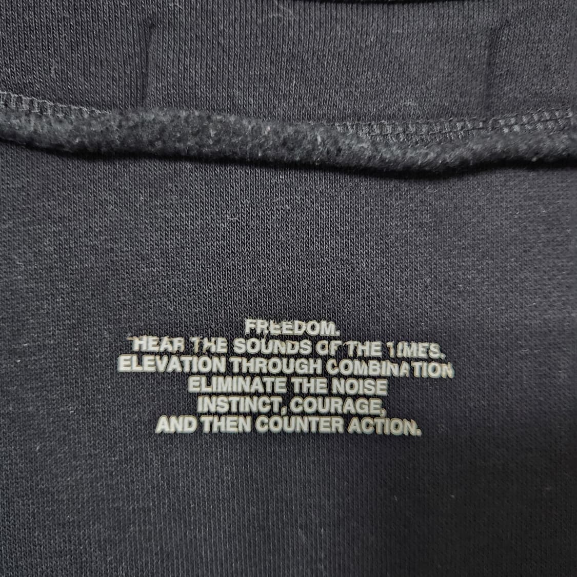 H377 [M] GU X 언더커버 지퍼 맨투맨 티셔츠 상품이미지5