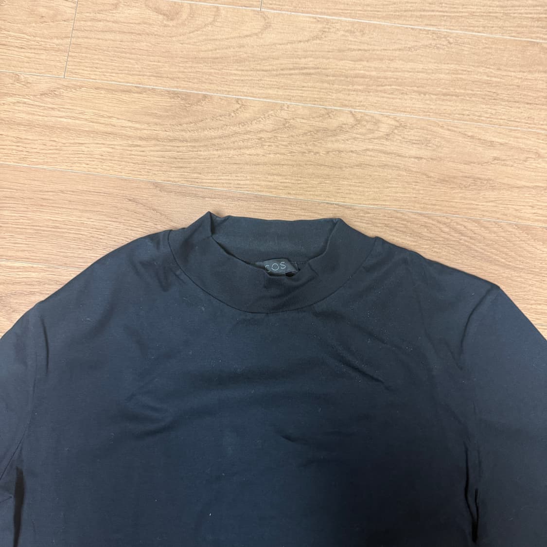 COS 하프넥 긴팔 티셔츠 블랙 상품이미지2