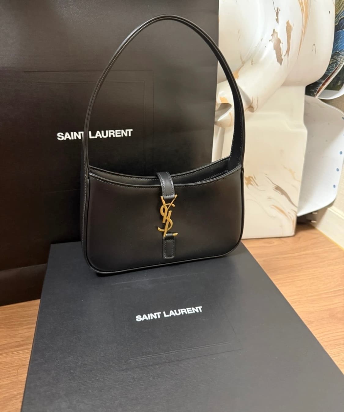 생로랑 미니호보백 블랙 상품이미지1